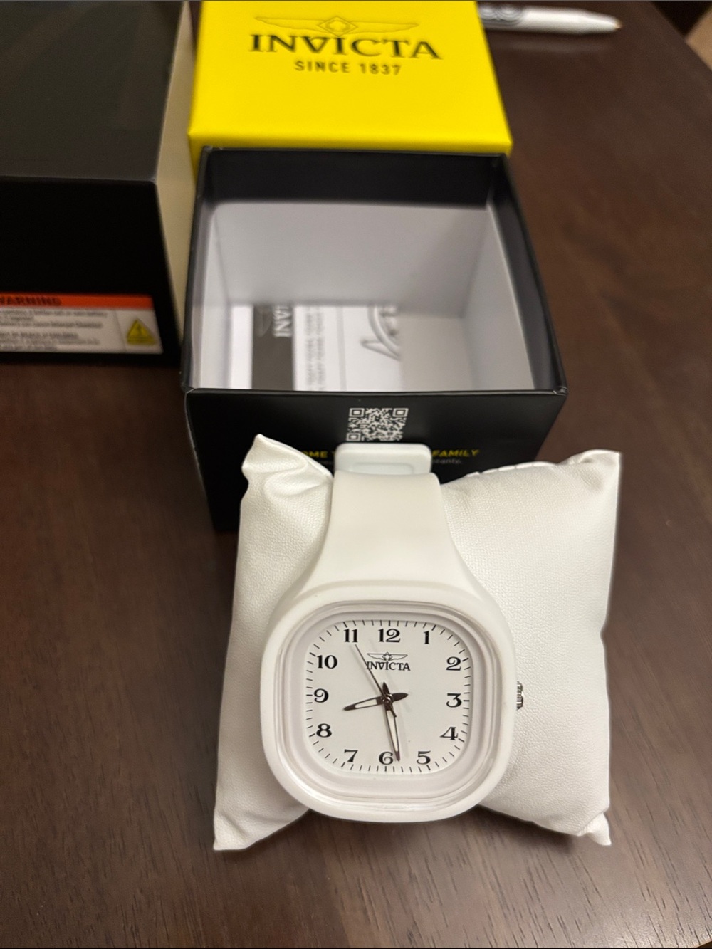 BNWT Invicta White Silicone Analog Watch with Rounded Square Case (unisex)